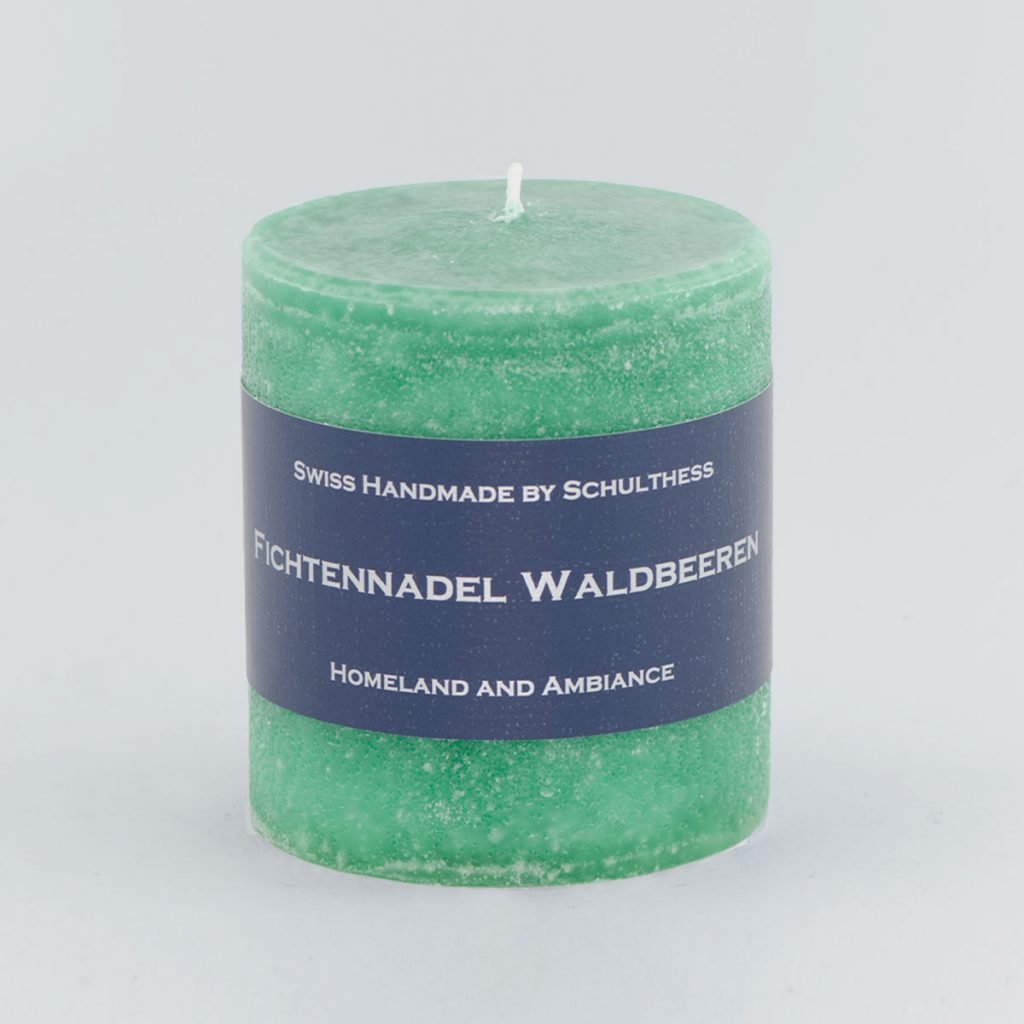 Fichtennadel Waldbeeren